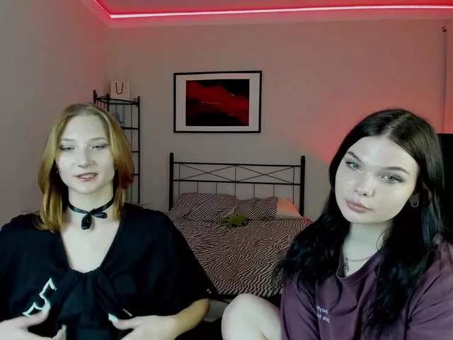 Jeniffer-and-Elis on BongaCams 