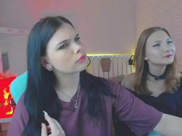 Jeniffer-and-Elis on BongaCams 