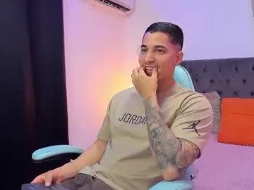 camiloalvarezzz3 on Chaturbate 