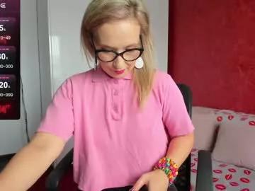 emilymilf__ on Chaturbate 