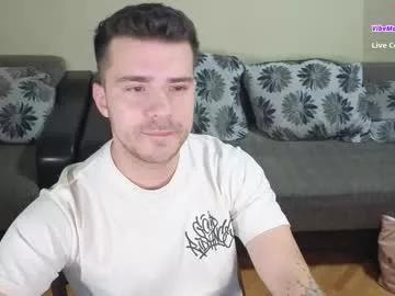 johnnylove21 on Chaturbate 