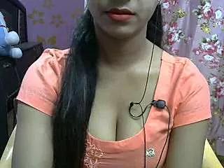 LovingPihu on StripChat 