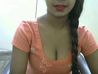 LovingPihu on StripChat 