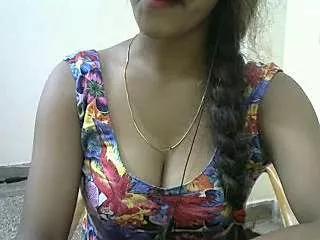 LovingPihu on StripChat 