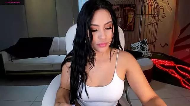 MiaRoberts1 on StripChat 